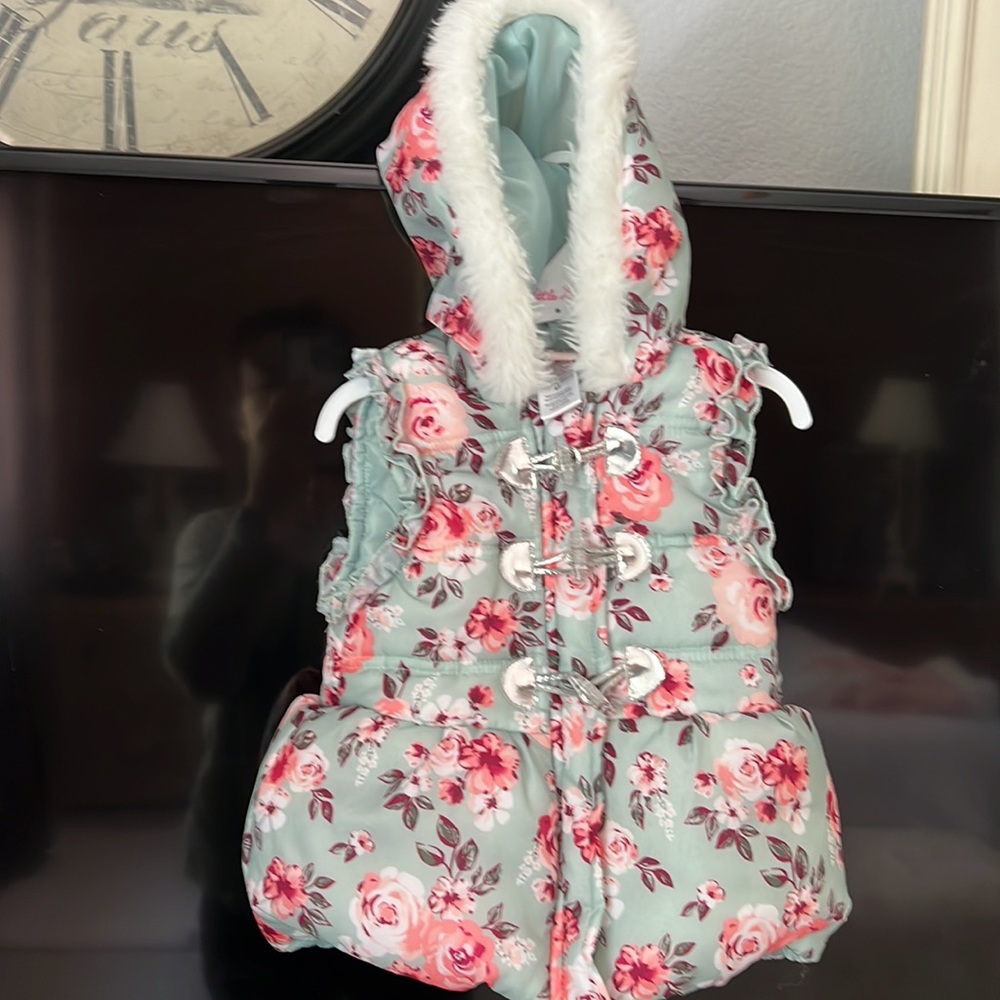 Little Lass Puffer vest hooded with faux fur trim for girls size 4T - Picture 2 of 9